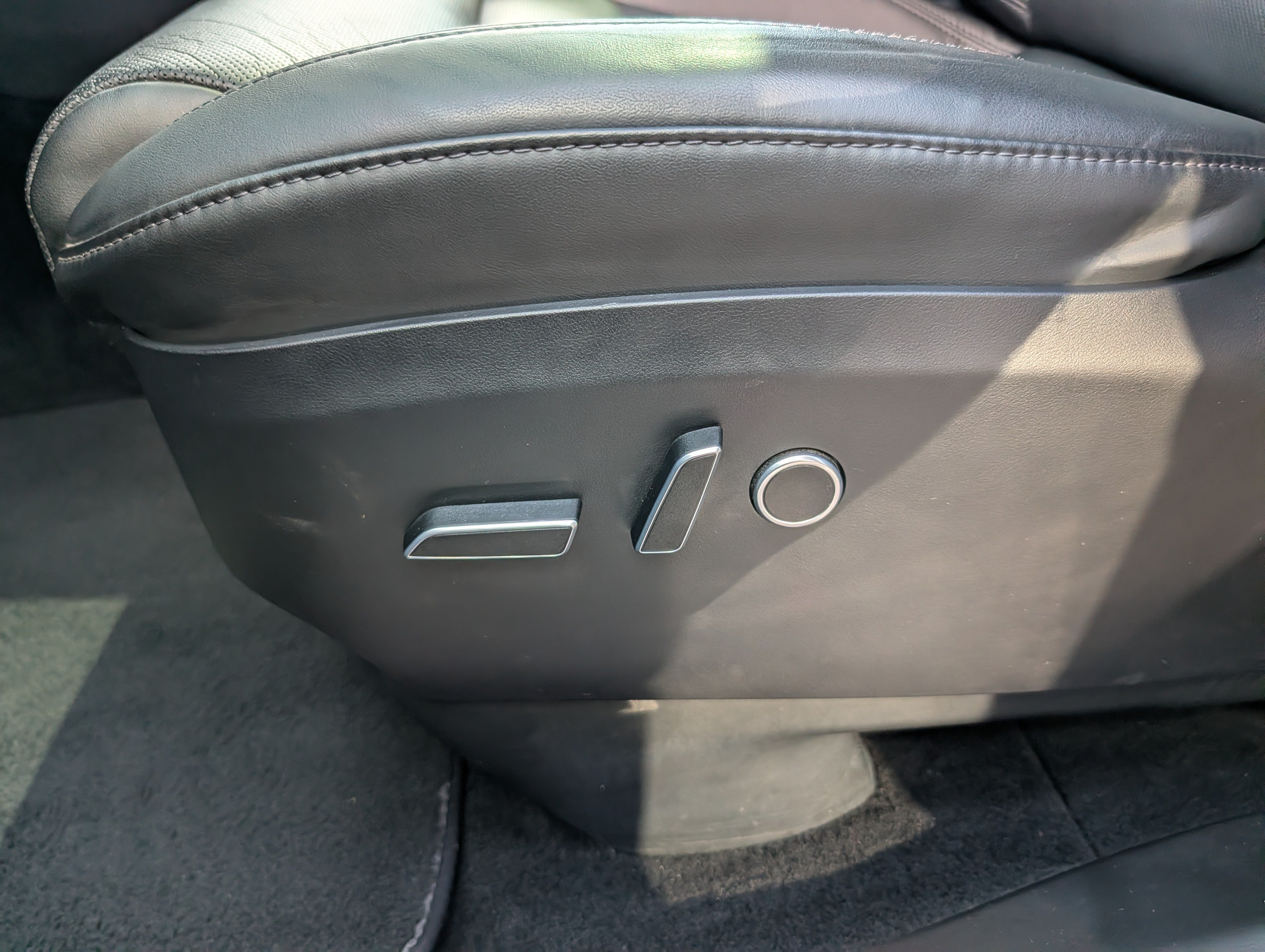 Used 2023 Tesla Model X AWD/4WD image 20