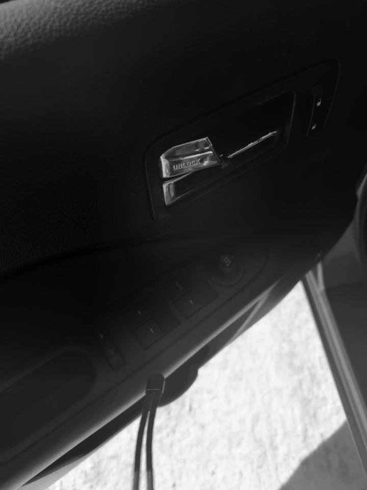 Used 2012 Ford Fusion SE image 4