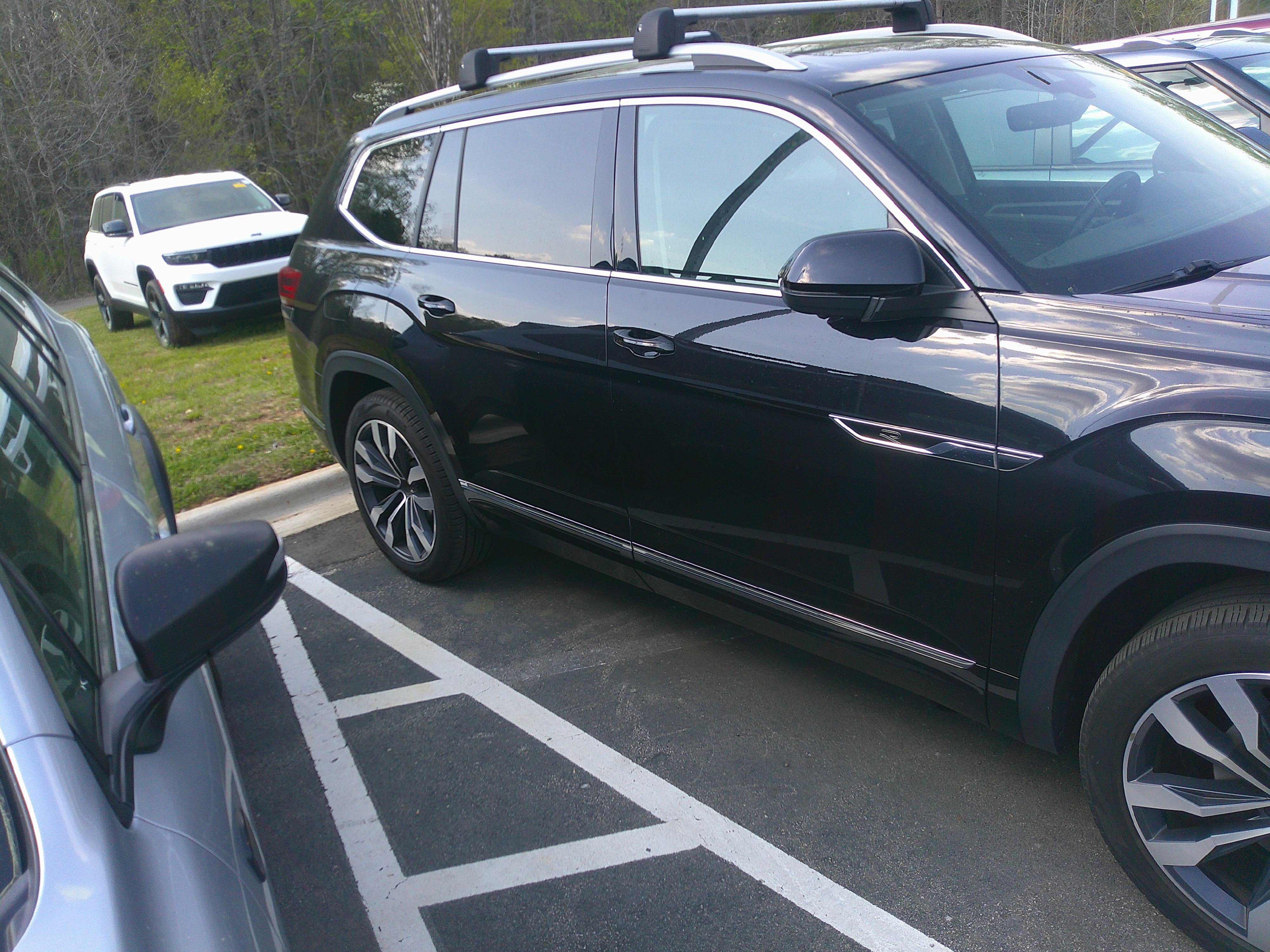 Used 2022 Volkswagen Atlas SEL Premium image 5