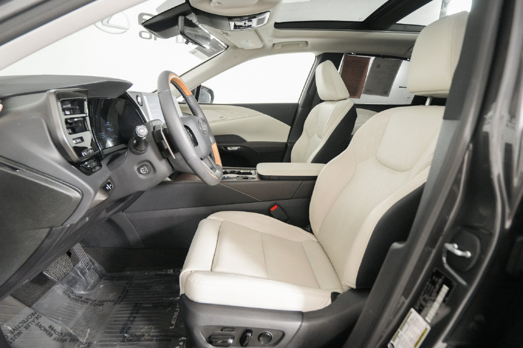 Certified 2025 Lexus RX 350 AWD w/ Convenience Package image 9
