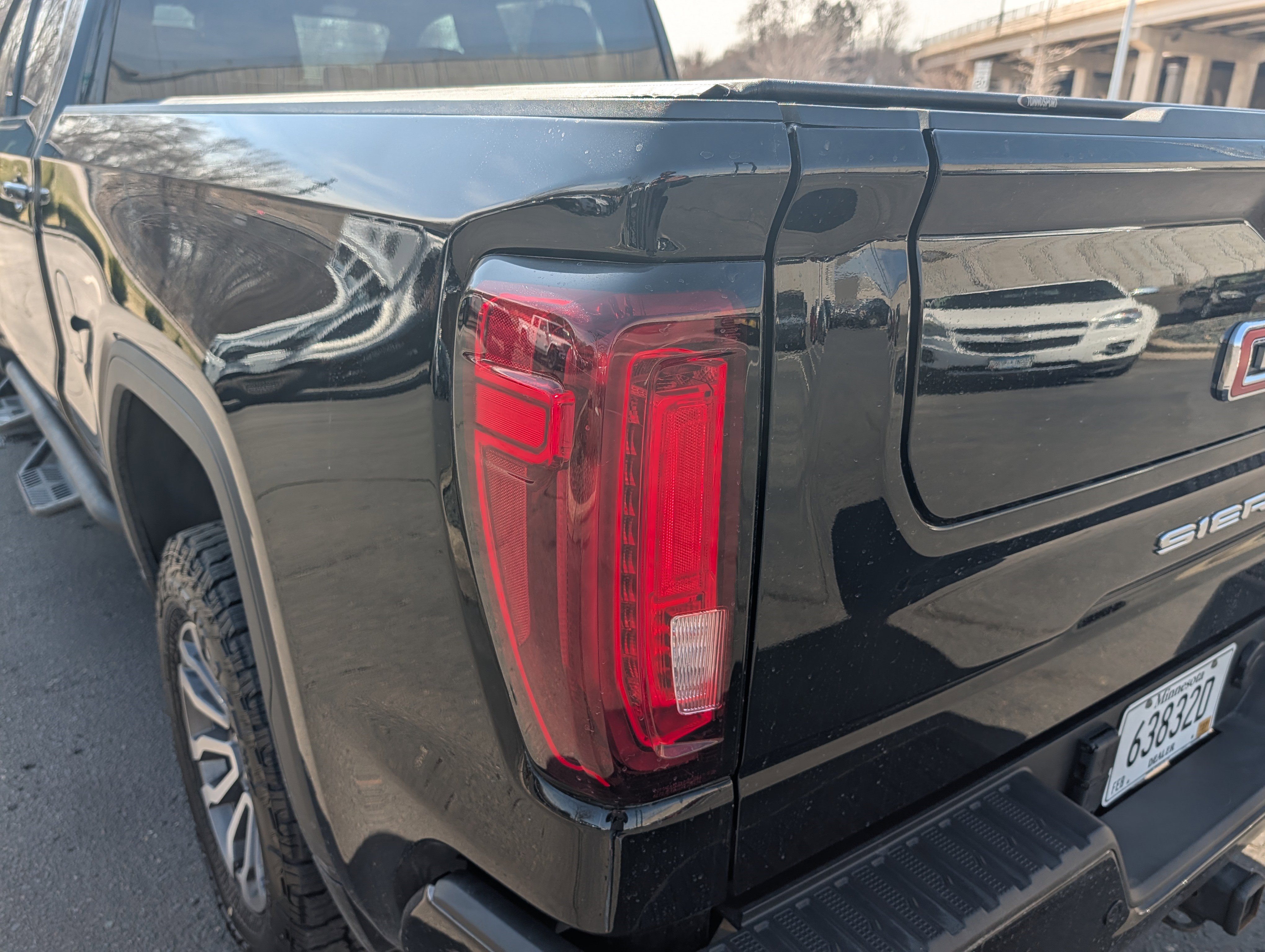 Used 2022 GMC Sierra 1500 AT4 w/ Technology Package image 14