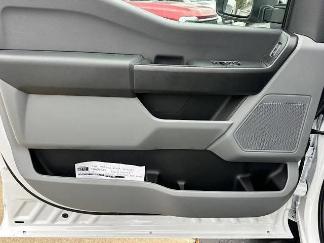 New 2026 Ford F550 4x4 Regular Cab Super Duty image 13