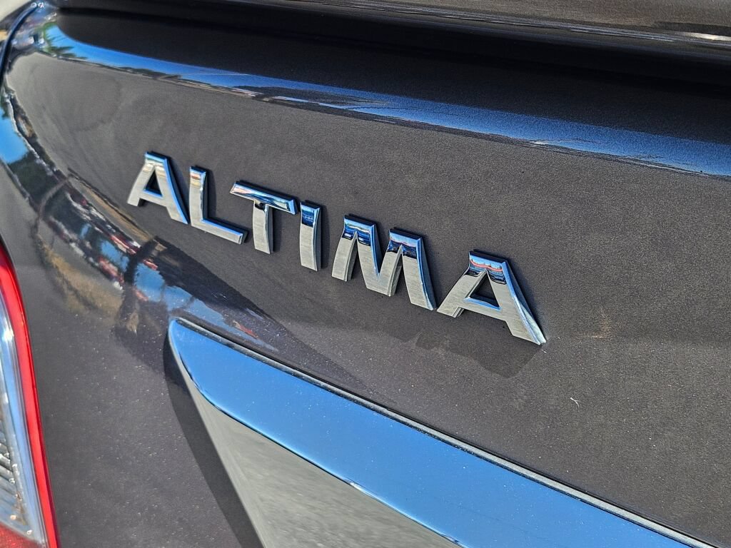 Used 2013 Nissan Altima 2.5 SL w/ 2.5 Moonroof Pkg FWD image 11