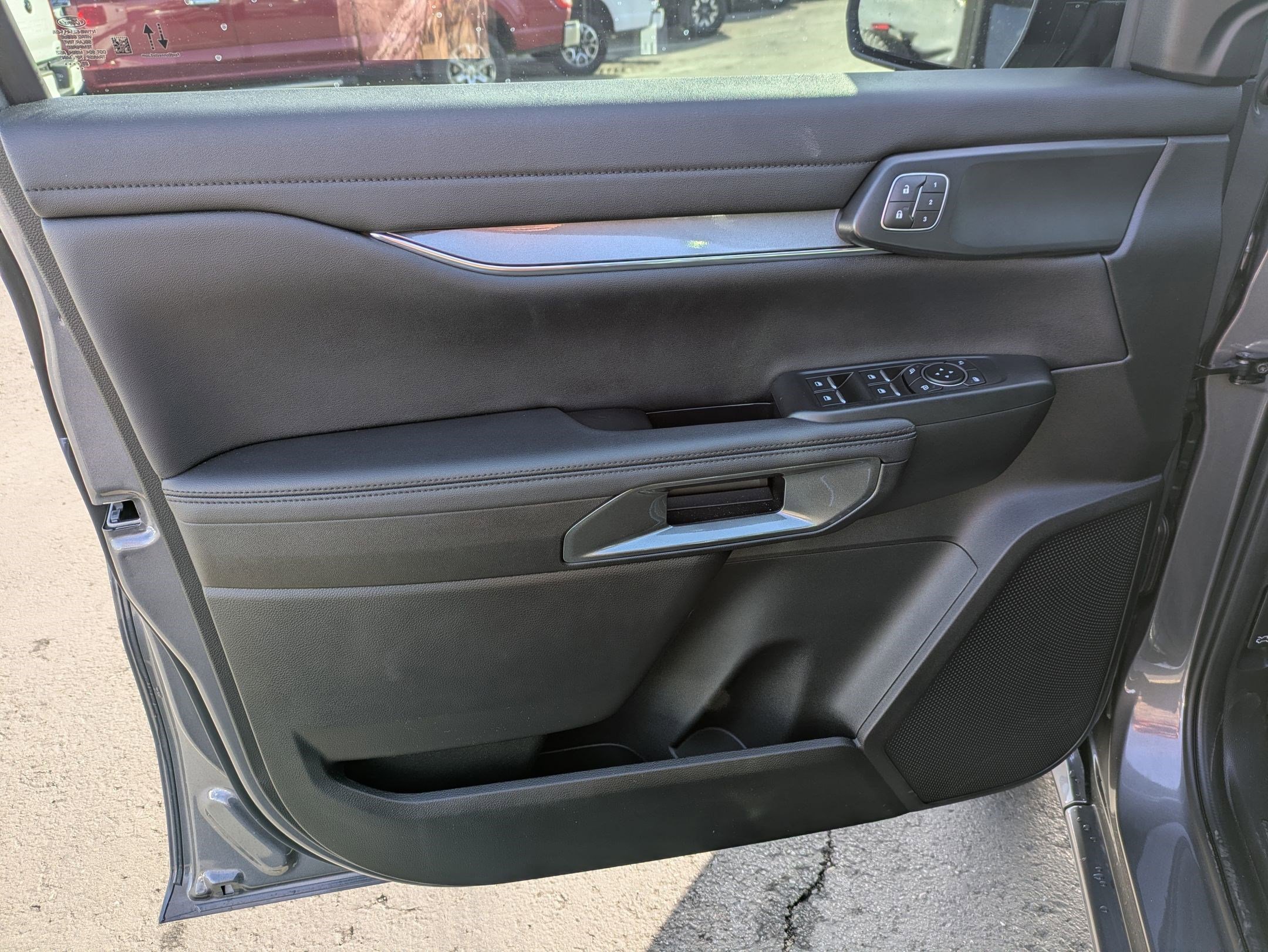 Used 2025 Ford Ranger Lariat w/ FX4 Off-Road Package image 15