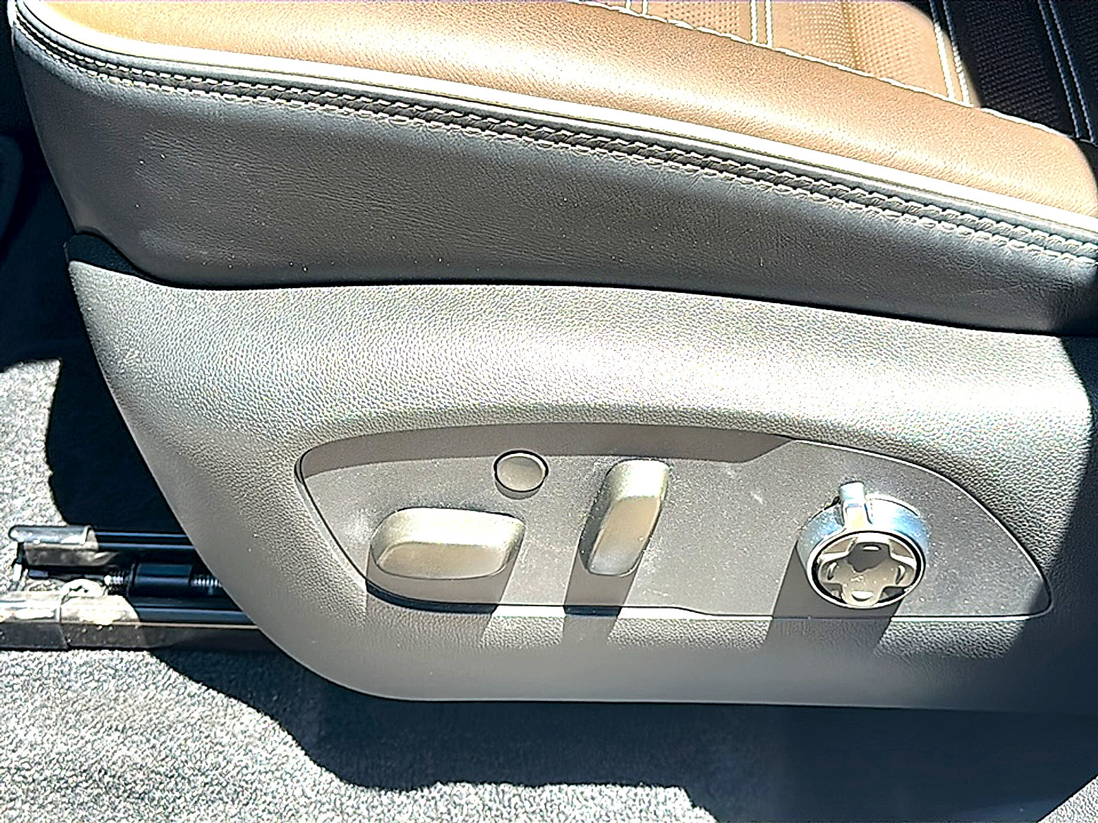 Used 2026 GMC Acadia Denali Ultimate FWD image 15