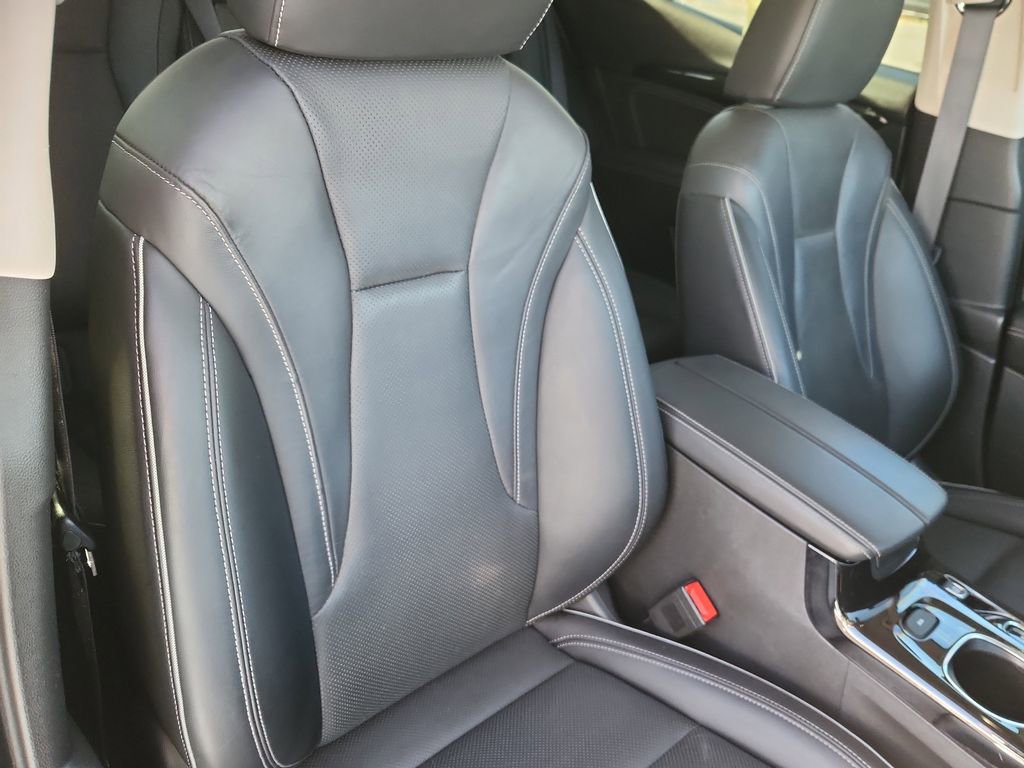 Used 2023 Buick Envision Essence w/ Technology Package I image 17