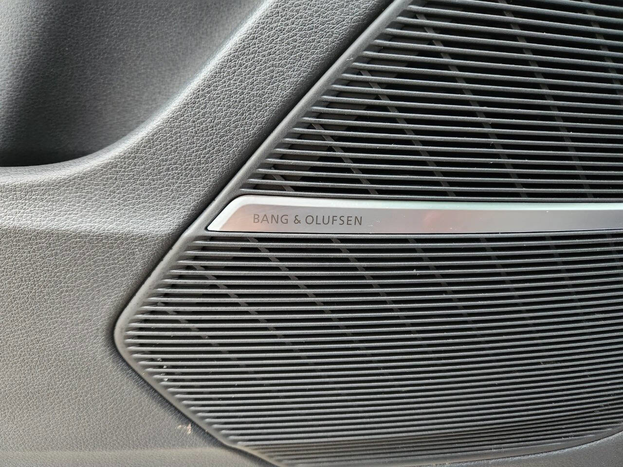 Used 2021 Audi Q8 Premium Plus w/ Premium Plus Package image 23