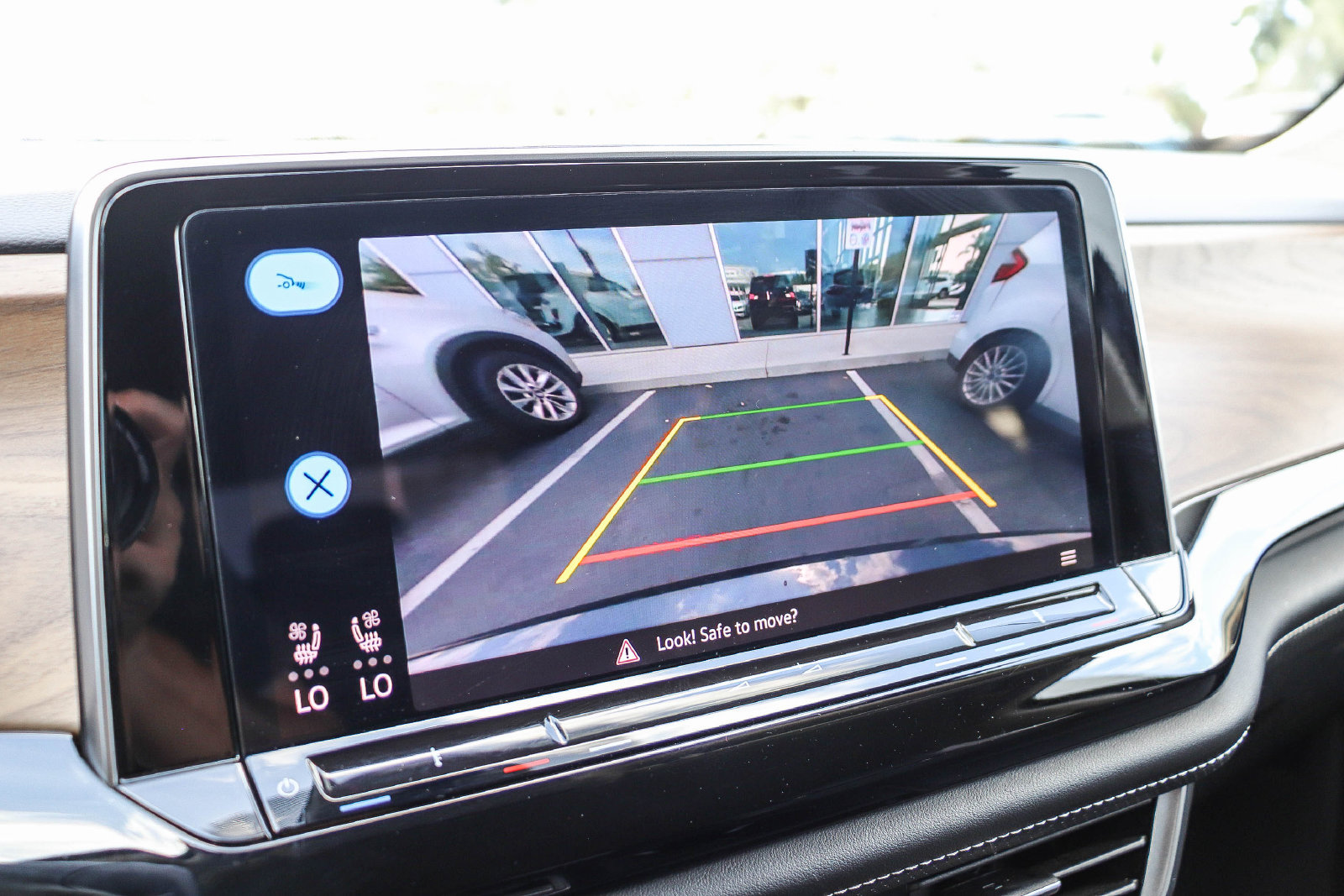 Used 2024 Volkswagen Atlas SE FWD image 26