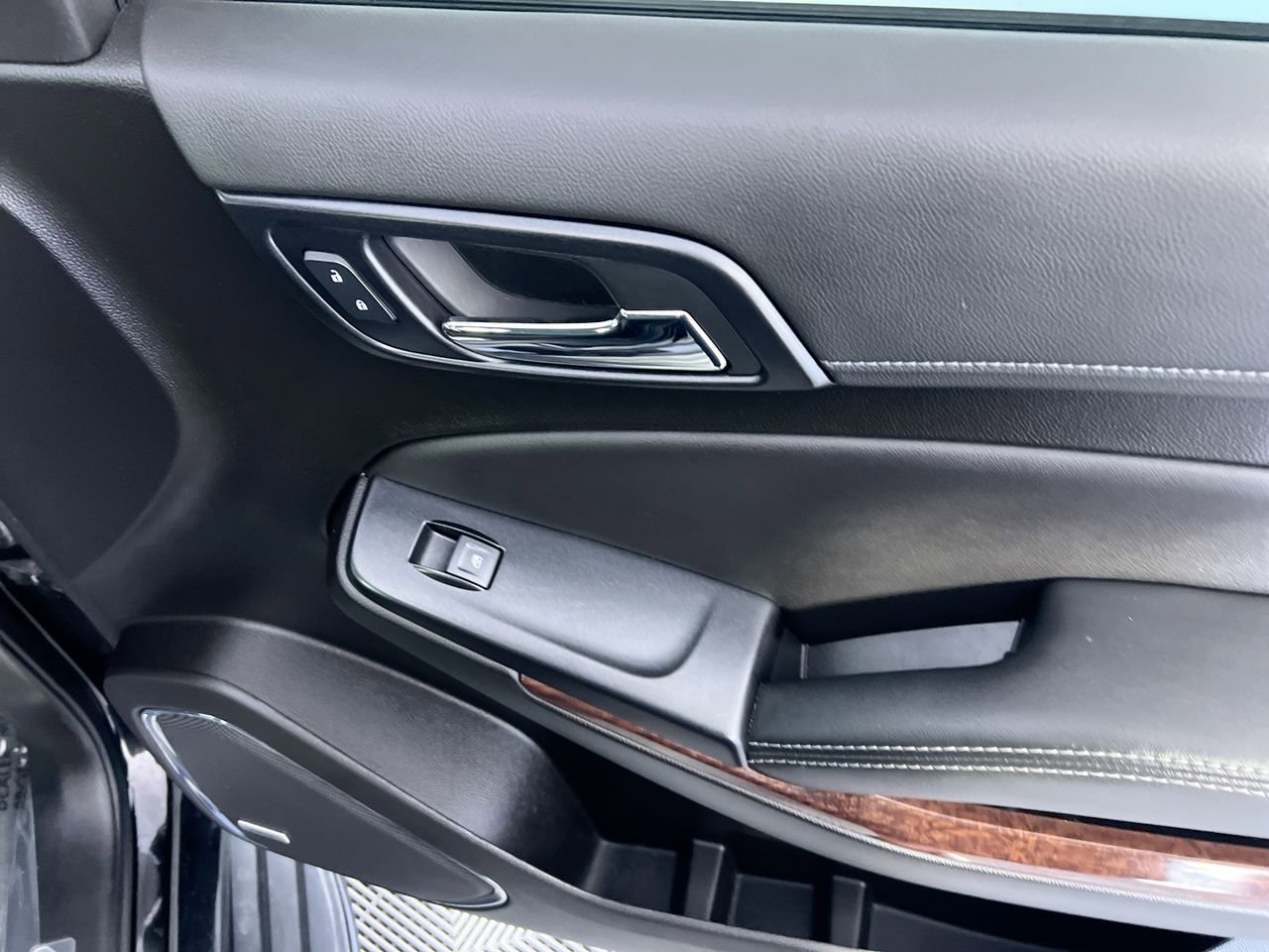 Used 2019 GMC Yukon SLT w/ Graphite Edition RWD image 30