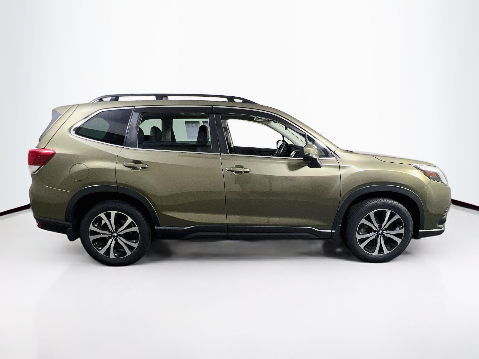 Used 2022 Subaru Forester Limited AWD/4WD image 4