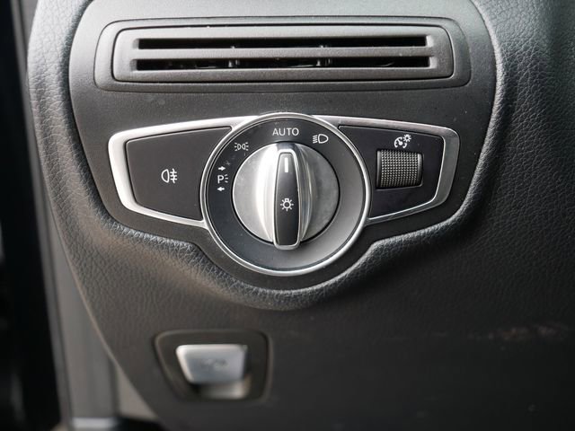 Used 2019 Mercedes-Benz GLC 300 4MATIC image 24