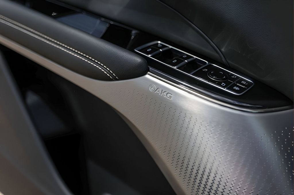 Certified 2025 Cadillac Lyriq Luxury w/ LPO, Floor Liner Package image 20