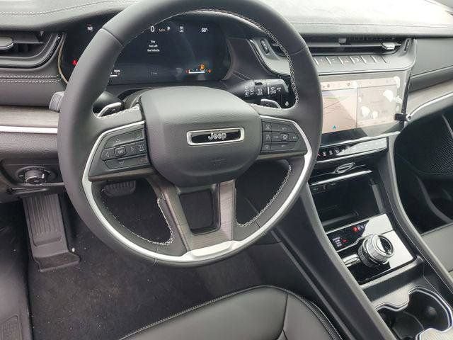 New 2026 Jeep Grand Cherokee Limited w/ Limited Altitude Package AWD/4WD image 19
