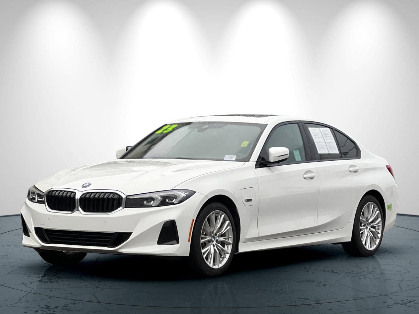 Used 2023 BMW 330e w/ Driving Assistance Package image 8
