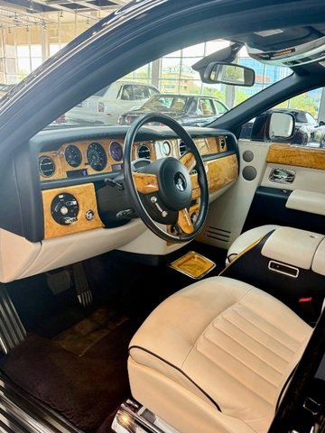 Used 2009 Rolls-Royce Phantom Sedan RWD image 16