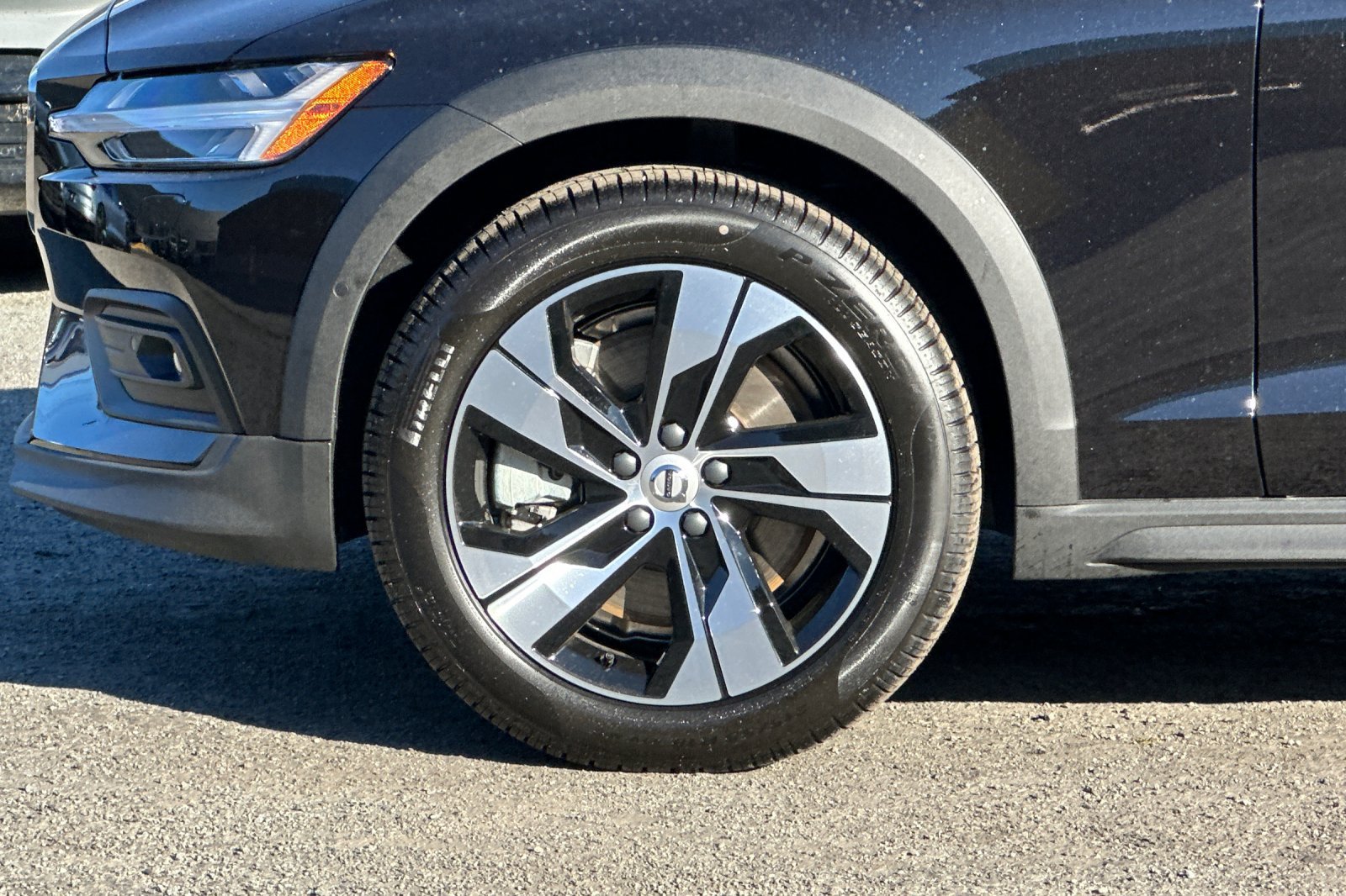 New 2026 Volvo V60 B5 Cross Country Plus w/ Climate Package AWD/4WD image 11