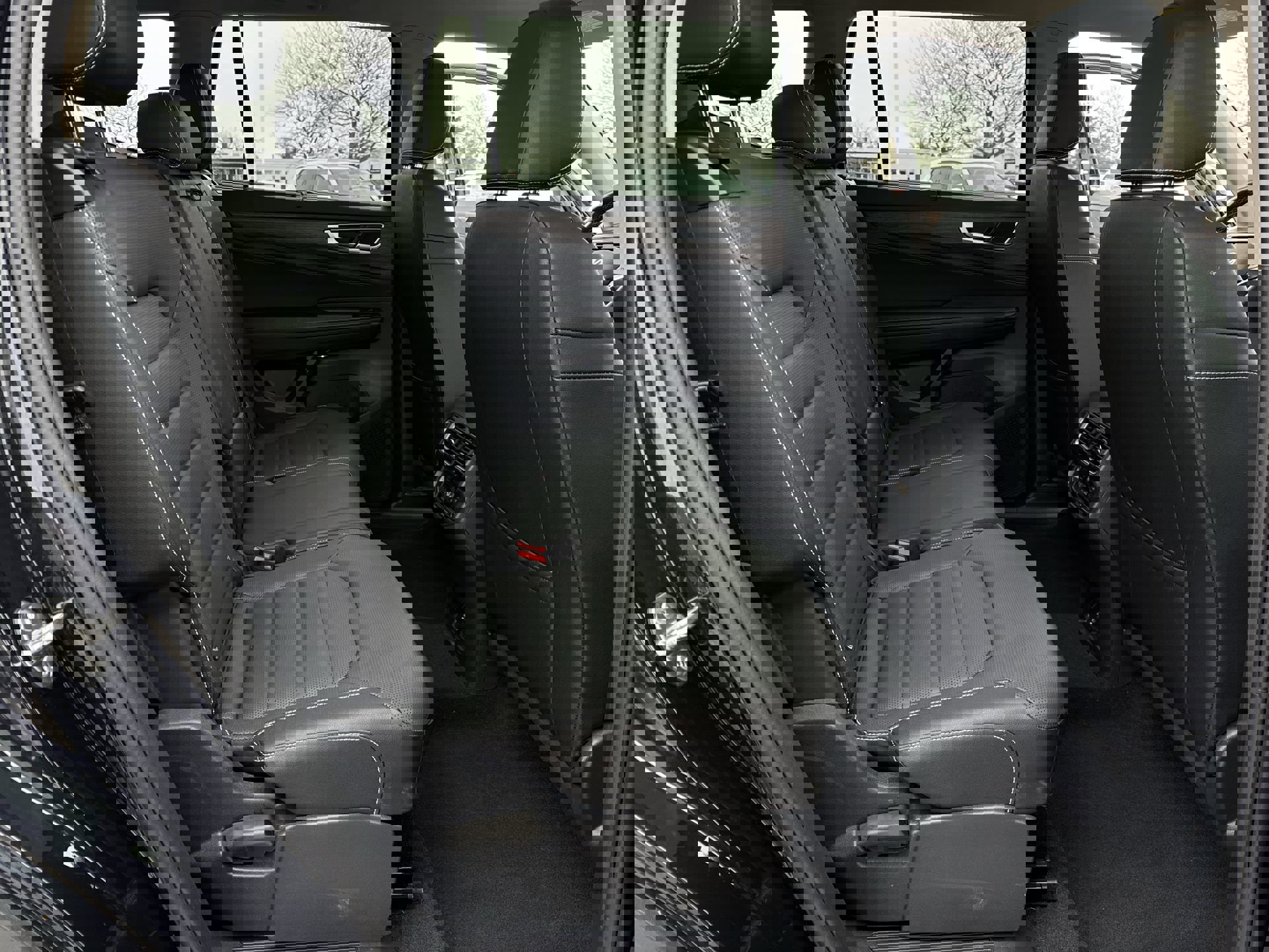 Certified 2025 Volkswagen Atlas SEL image 28