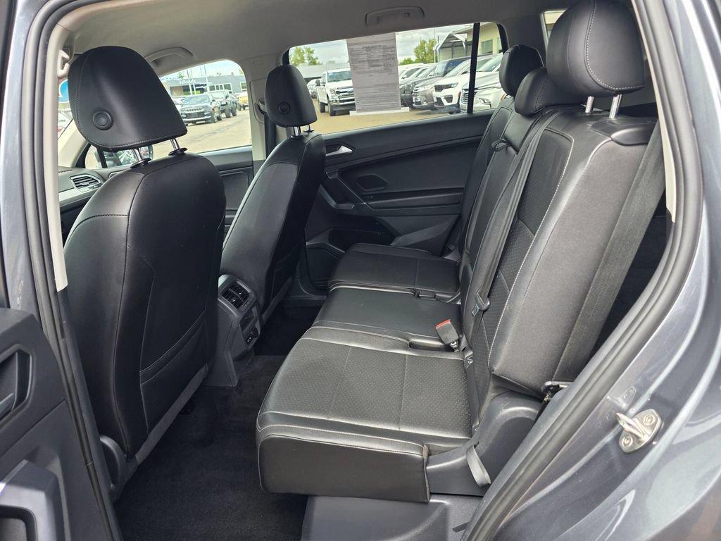 Used 2020 Volkswagen Tiguan SE FWD image 11