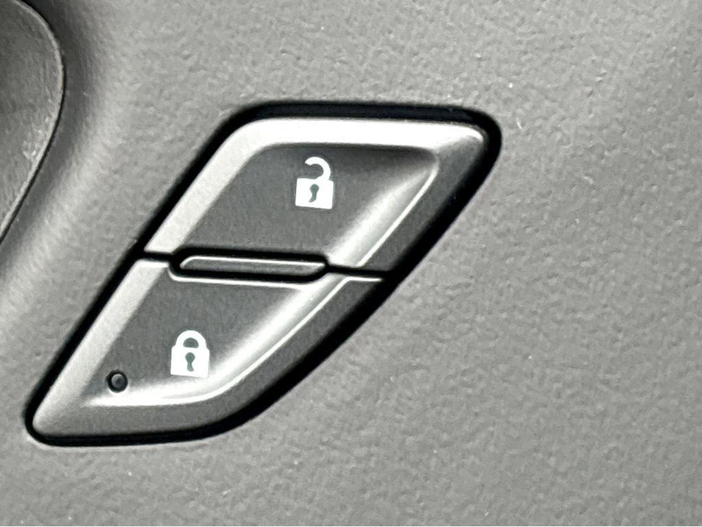 Used 2024 Chevrolet Malibu LT FWD image 35