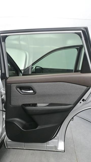 Used 2021 Nissan Rogue SV AWD/4WD image 11