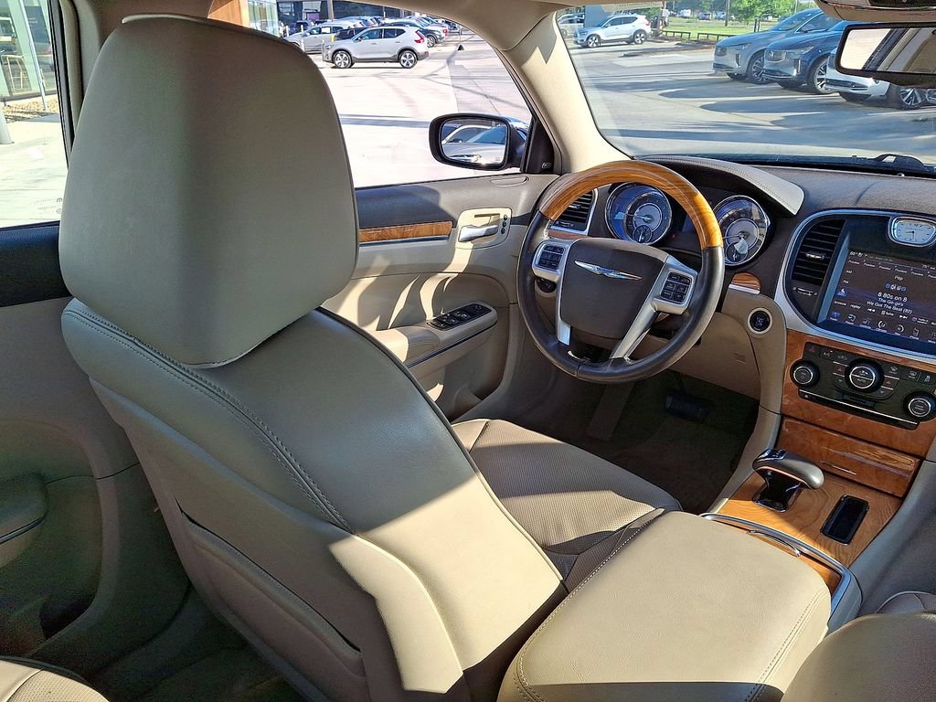 Used 2013 Chrysler 300 C w/ Light Group RWD image 15