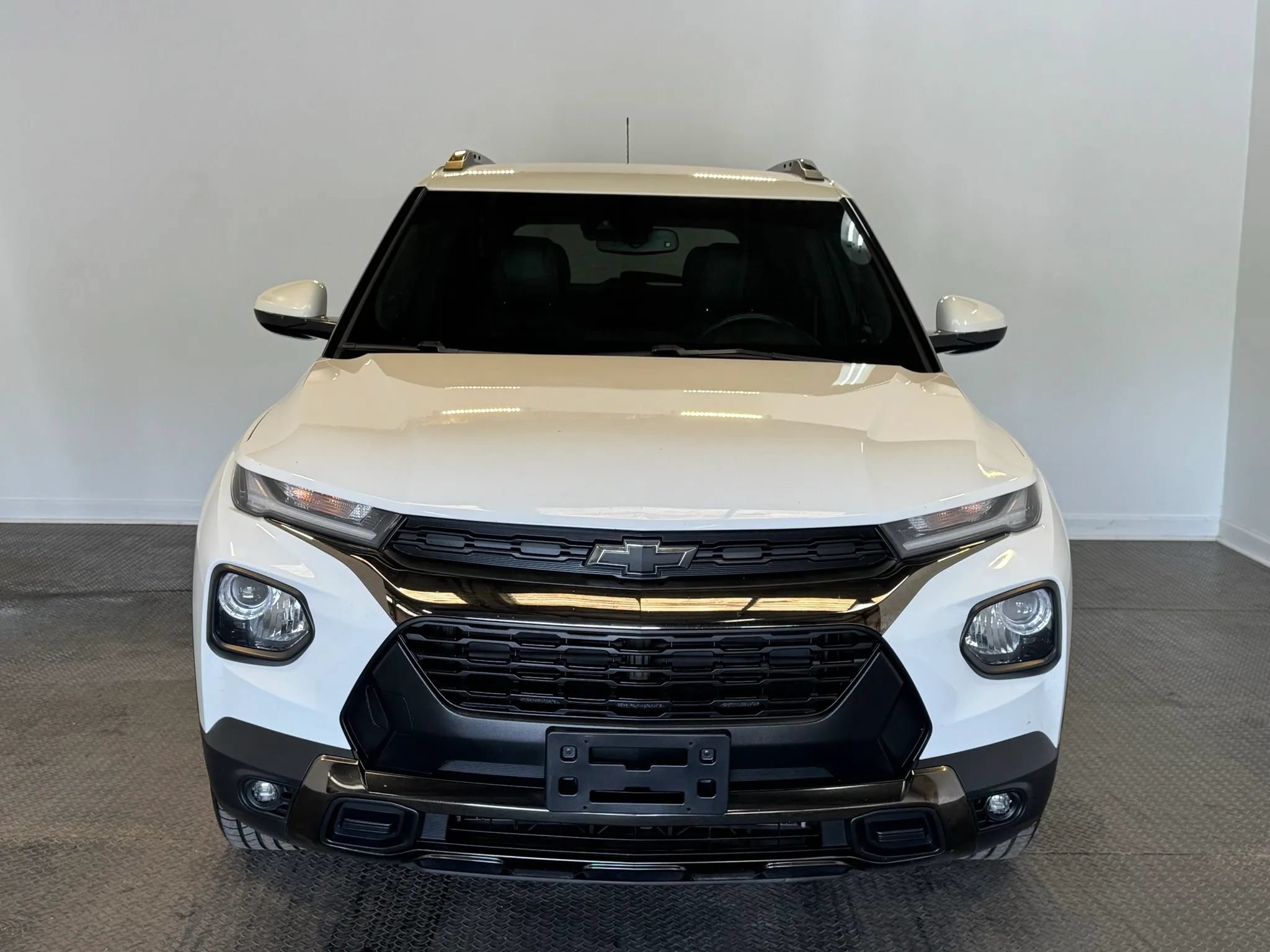 Used 2021 Chevrolet TrailBlazer ACTIV w/ Technology Package FWD image 2