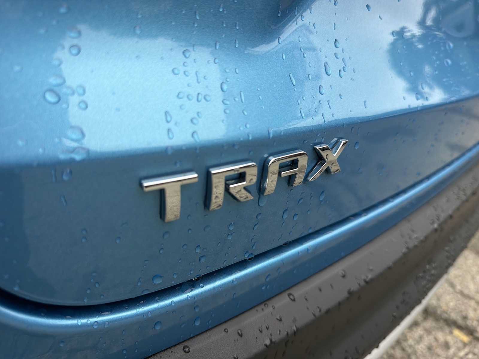 Used 2025 Chevrolet Trax LT FWD image 30