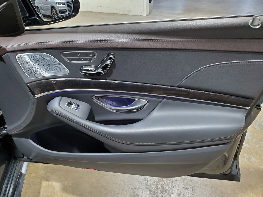 Used 2018 Mercedes-Benz S 560 4MATIC Sedan image 17