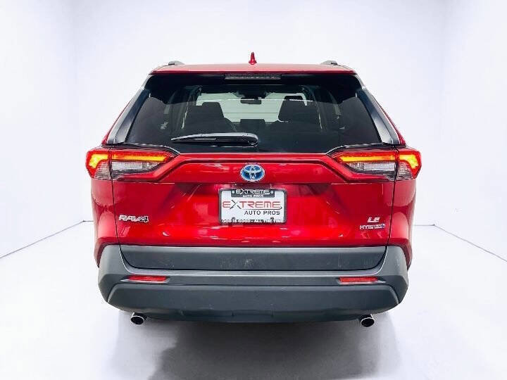 Used 2019 Toyota RAV4 LE w/ Carpet Mat Package AWD/4WD image 7