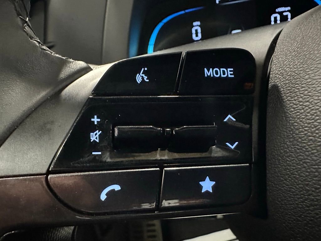 Used 2025 Hyundai Elantra Sport image 18