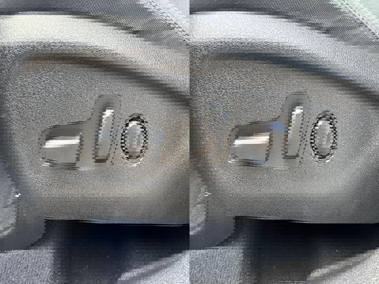 Used 2019 Kia Sorento LX w/ LX Convenience Package image 19