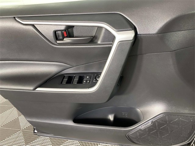 Used 2021 Toyota RAV4 LE image 22
