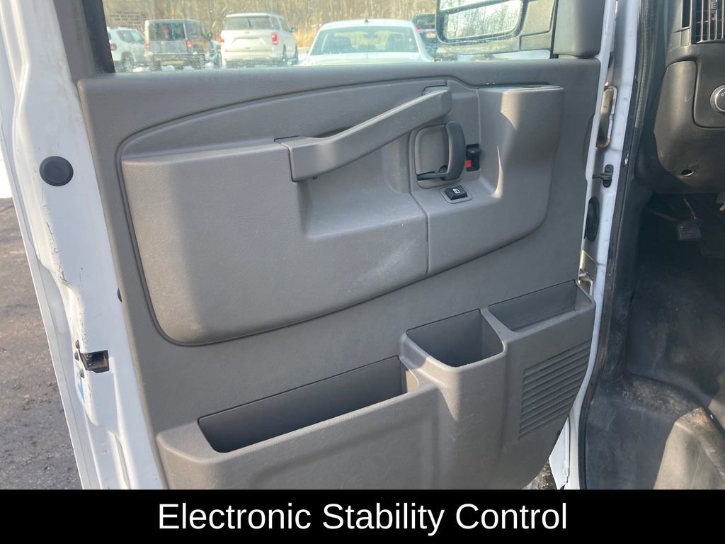 Used 2018 Chevrolet Express 2500 w/ Driver Convenience Package image 13