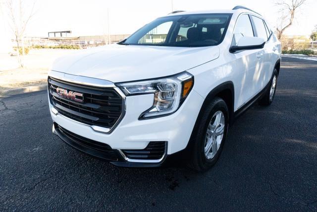 Used 2024 GMC Terrain SLE w/ Driver Convenience Package image 7