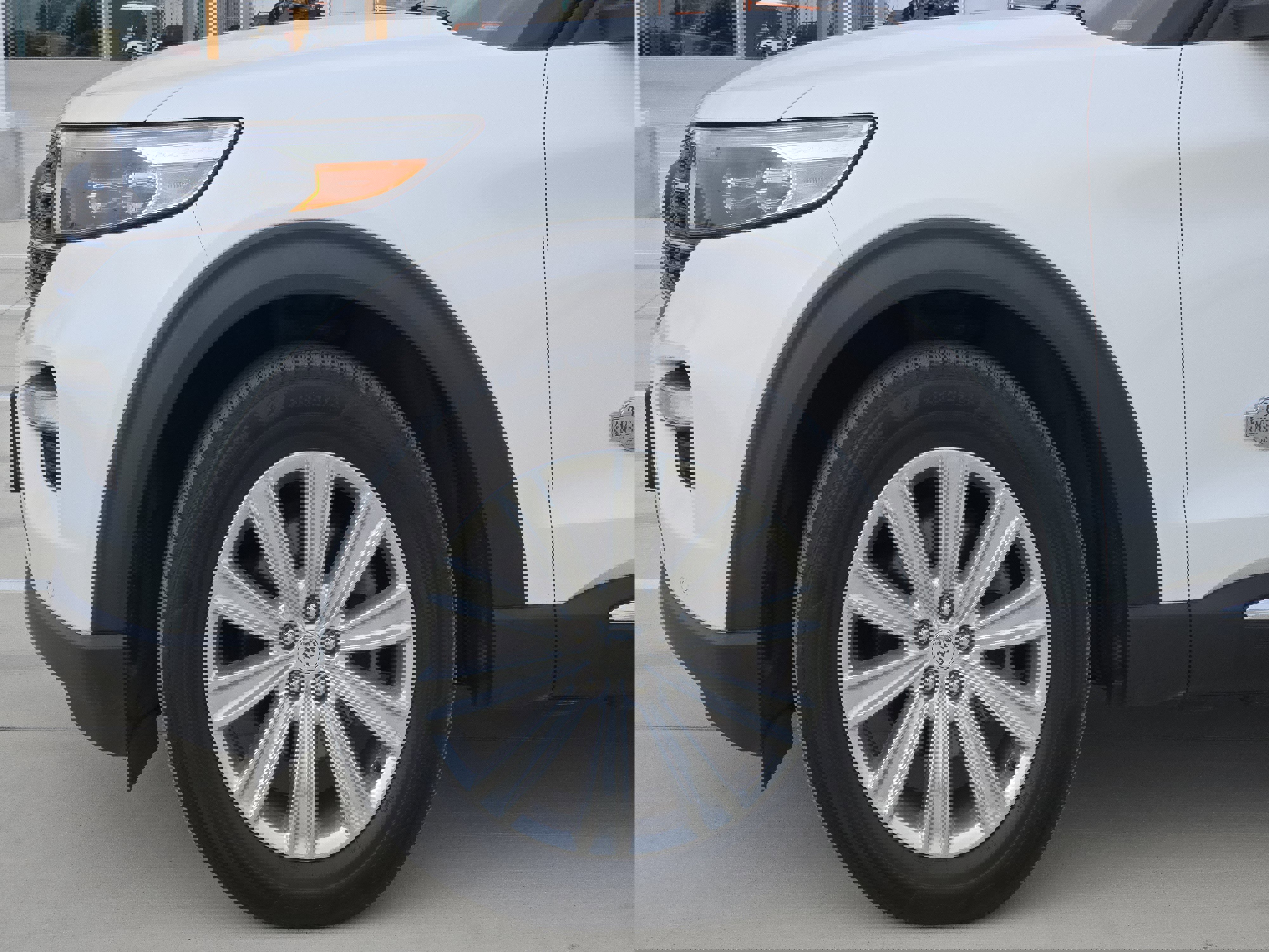 Used 2021 Ford Explorer King Ranch w/ Premium Technology Package image 9