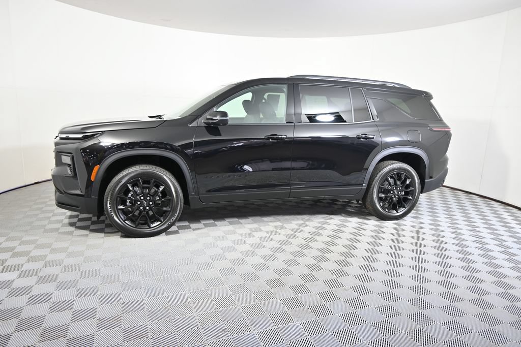 Used 2026 Chevrolet Traverse LT w/ Midnight/Sport Edition AWD/4WD image 2