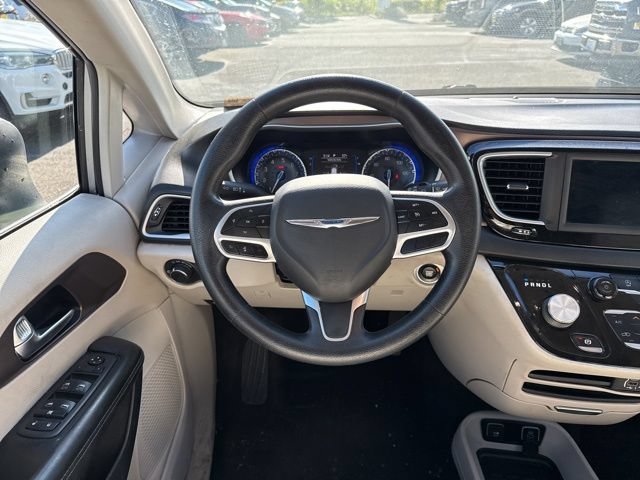 Used 2021 Chrysler Voyager Lxi FWD image 17