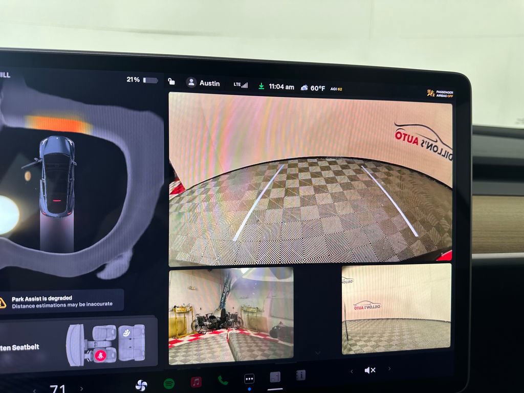 Used 2024 Tesla Model Y Long Range AWD/4WD image 31