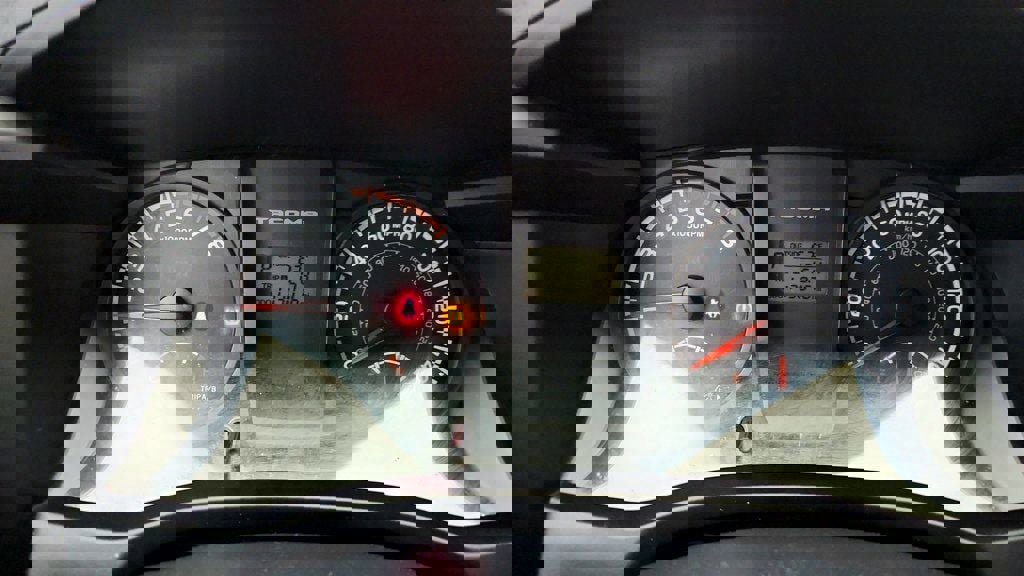 Used 2017 Toyota Tacoma SR image 14