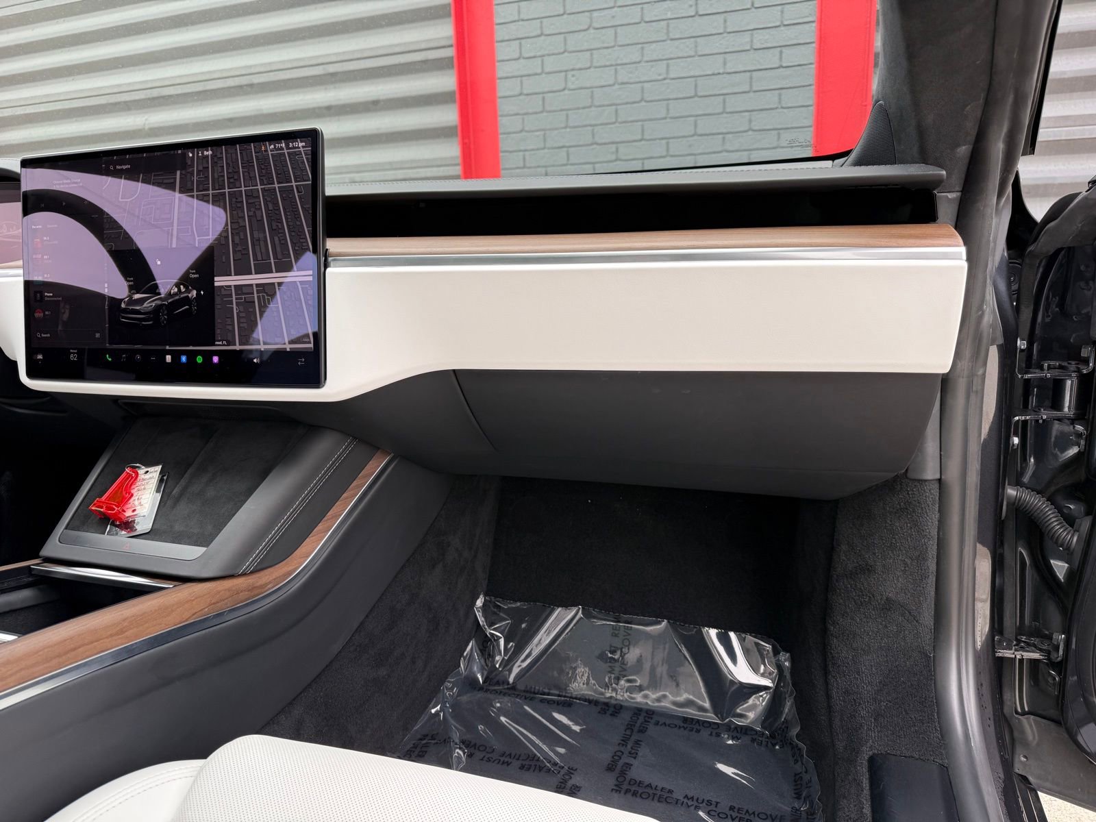 Used 2024 Tesla Model S image 29