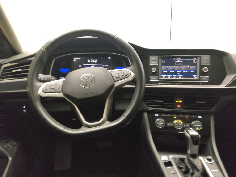 Used 2023 Volkswagen Jetta SE FWD image 22