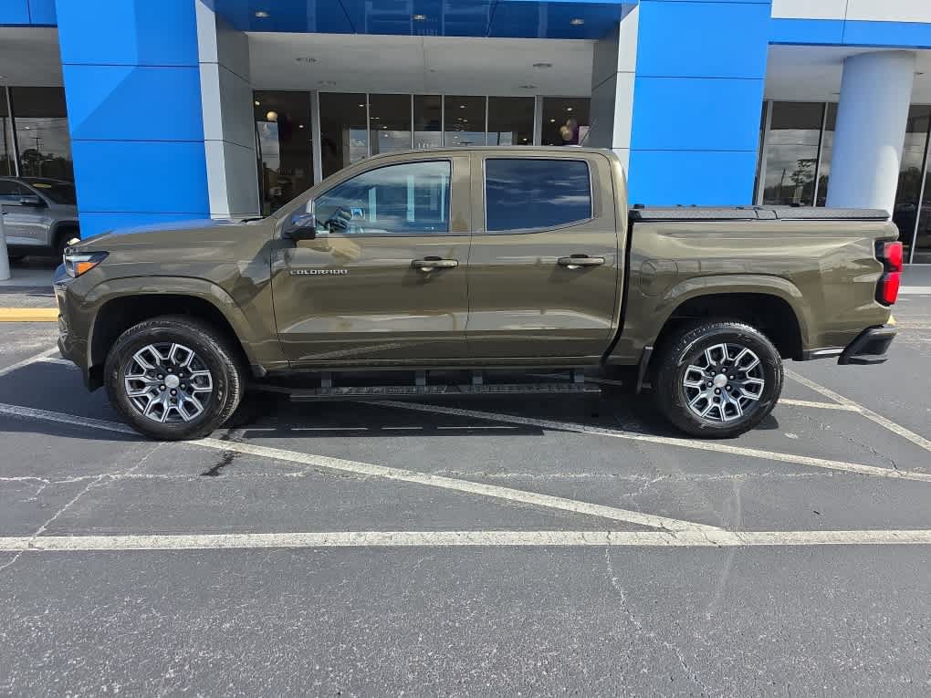Used 2024 Chevrolet Colorado LT w/ LT Convenience Package III RWD image 2