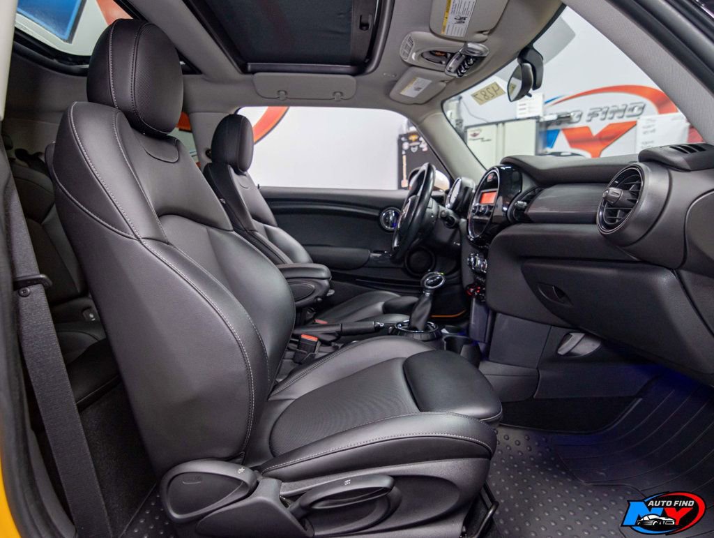 Used 2014 MINI Cooper 2-Door Hardtop image 21