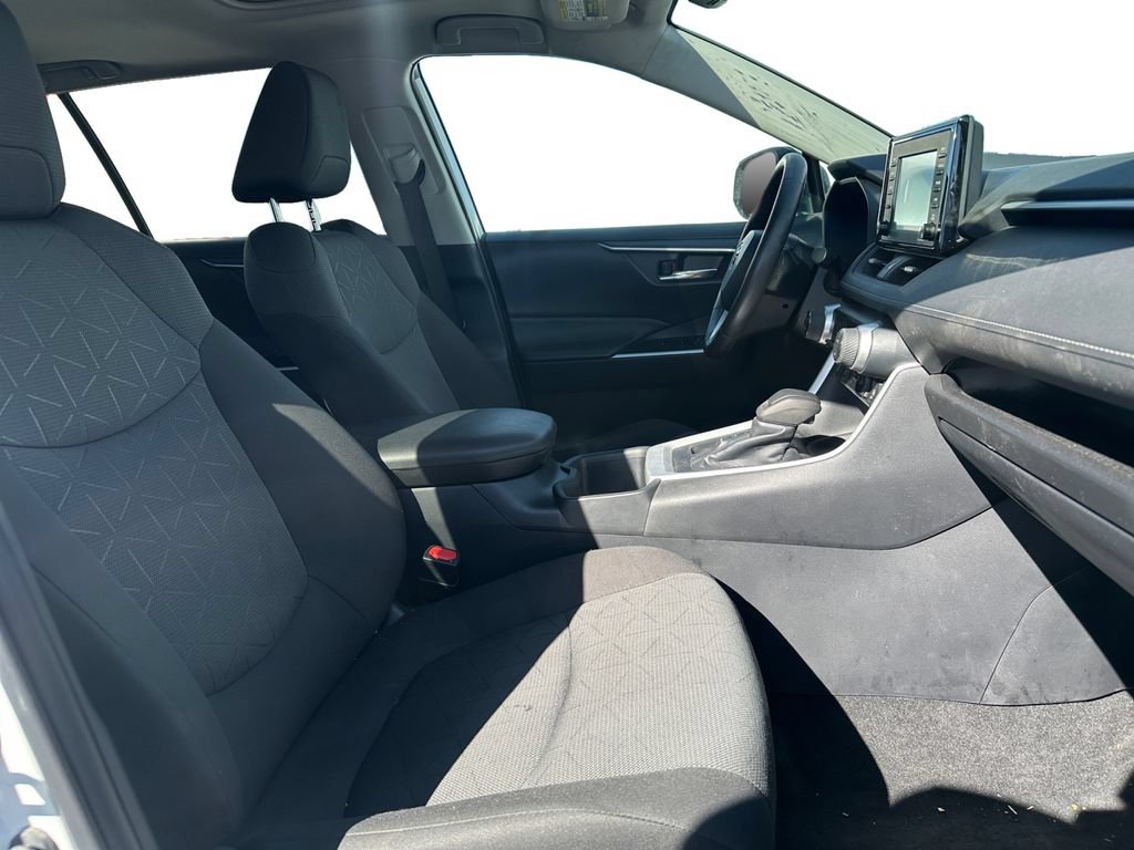Used 2022 Toyota RAV4 XLE w/ Convenience Package AWD/4WD image 16