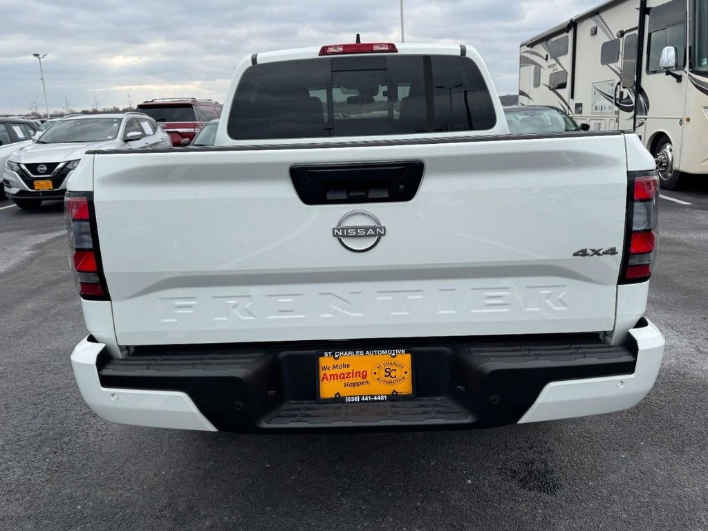 Used 2025 Nissan Frontier SV image 4