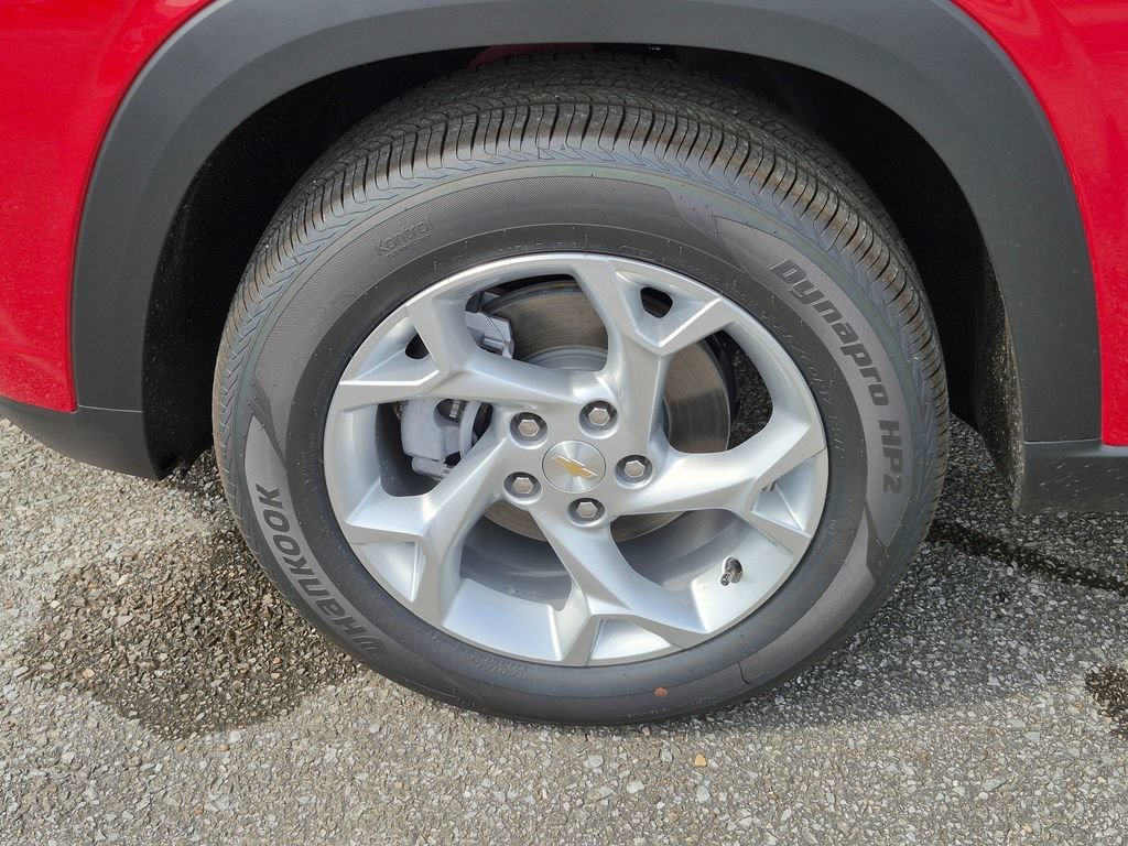 New 2026 Chevrolet Trax LS w/ LS Convenience Package FWD image 12