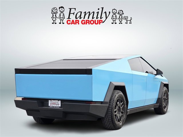 Used 2024 Tesla Cybertruck AWD Crew Cab image 4