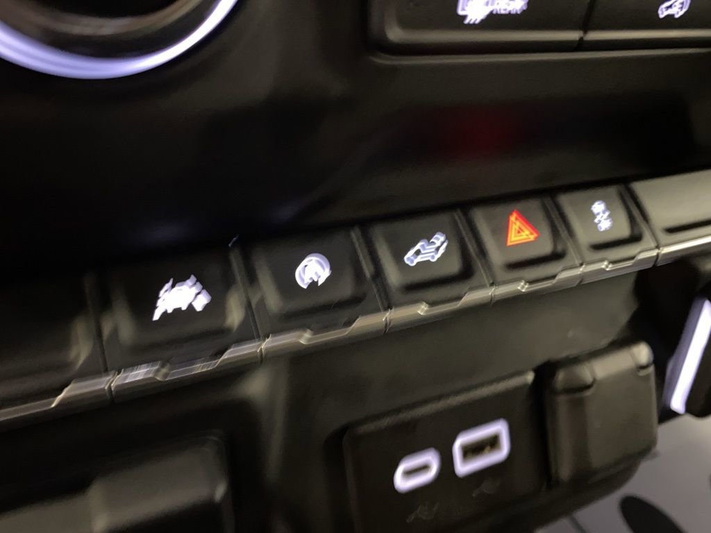 Used 2023 Chevrolet Silverado 1500 Custom image 23