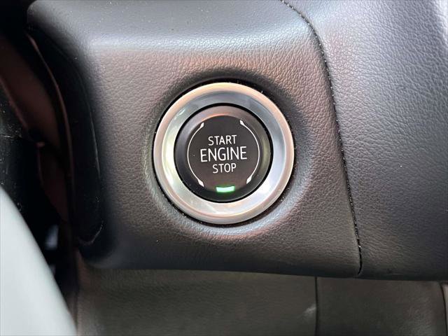 Used 2024 Chevrolet Suburban LT image 25