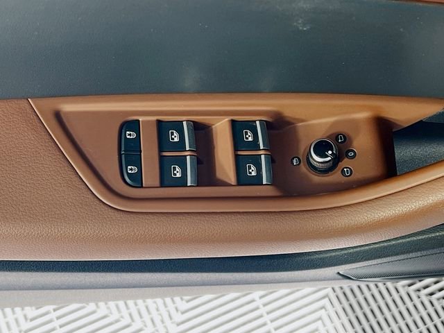 Used 2023 Audi A4 2.0T Premium w/ Convenience Package image 11